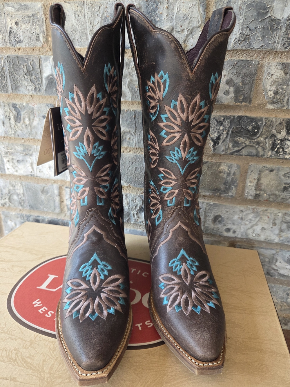 NEW Laredo Embroidered Brown Western Snip Toe Dress Boots Cowboy Boots Sz 8 - Picture 3 of 9